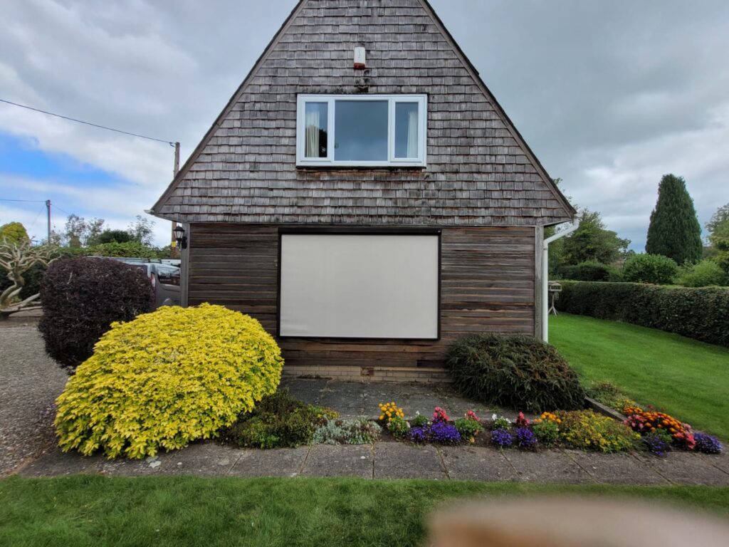 external screens 2 1